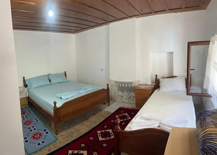 Kulla E Lulash Keqit Pensión Theth