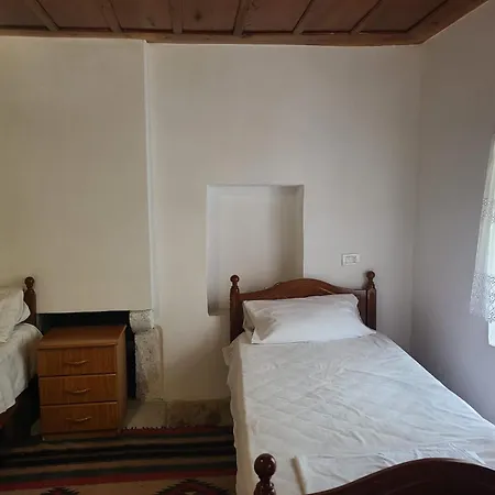 Kulla E Lulash Keqit Gasthuis